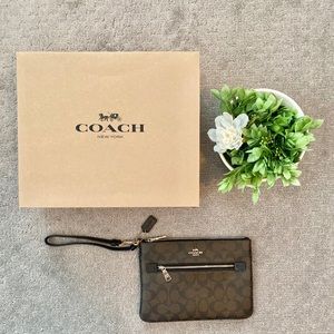 COACH Wristlet NWT
